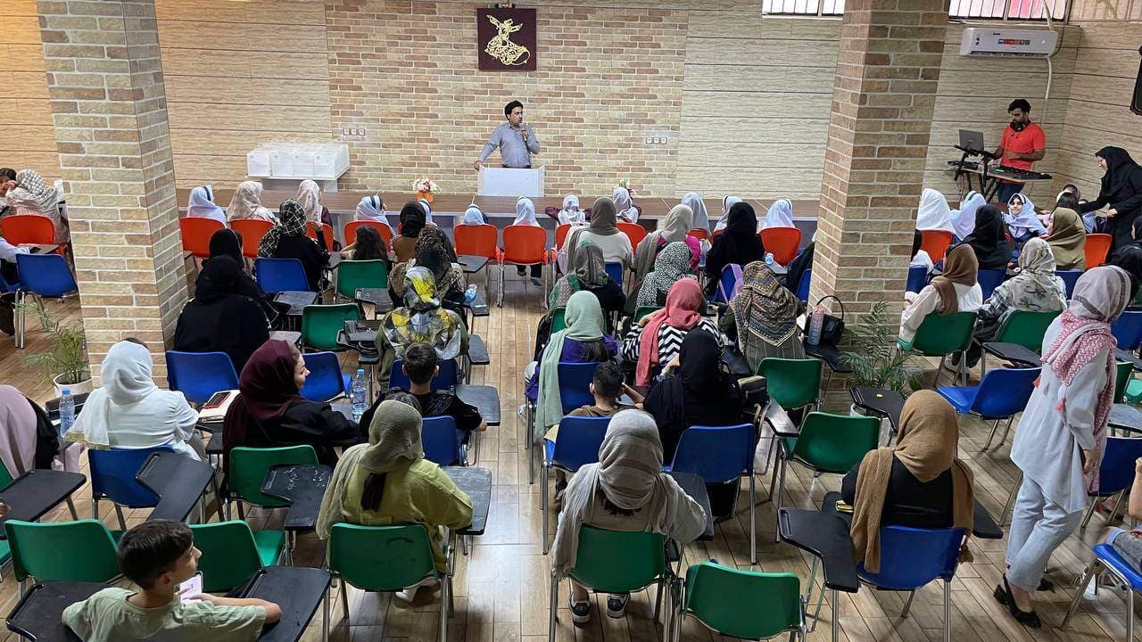 دبستان غیردولتی ایران دخت